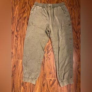 Aerie olive green cargos in Tencel, size large
